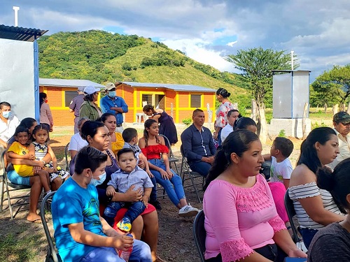 Gobierno local de San Juan de Limay entrega once casas en  San Juan de Limay, en la segunda etapa  del  proyecto de viviendas 2021