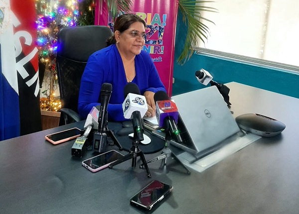 En conferencia de prensa, presidenta ejecutiva del Inifom, Guiomar Irías