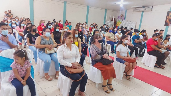 Más de 200 jóvenes varones y mujeres egresan de 18 cursos emitidos por la escuela municipal de oficios de Sébaco