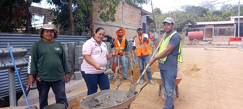 La alcaldesa de Somoto Dania Martínez supervisa in situ los trabajos viales 