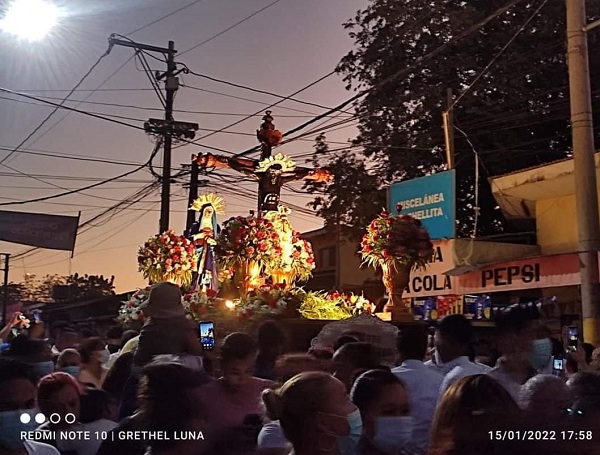 Una multitudinaria procesión acompañó el domingo al Señor de Esquipulas en Tipitapa donde la Sagrada imagen fue bajada  el 6 de enero pasado.  Las festividades  del que es patrono de ese municipio de Managua continúan hasta el 22 del presente mes.