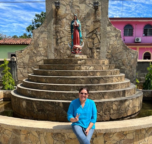 En el monumento a la Virgen de Guadalupe, divinidad muy querida en Mozonte del cual es su patrona