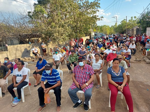 Familias y gobierno local de Larreynaga- Malpaisillo en lanzamiento de reparación de 22 calles en la comunidad Mina El Limón