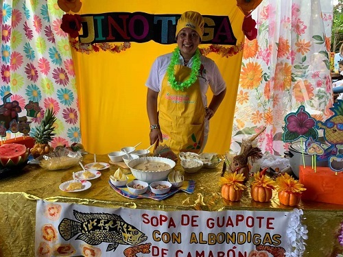 La Jinotegana  Adriana del Socorro Gutiérrez, con su sopa de guapote con albóndigas de camarón ira al certamen final por Jinotega.