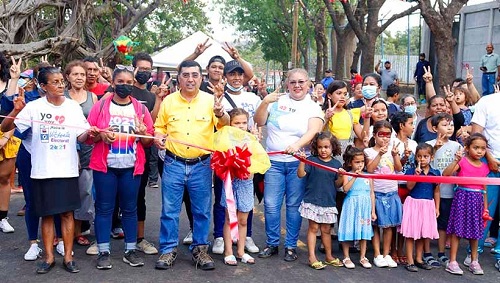 En  Motastepe, Distrito 2 de Managua, las familias recibieron tres calles asfaltadas