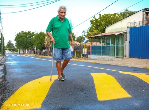 Cuatro  calles asfaltadas fueron inauguradas por la alcaldesa Reyna Rueda y las familias en Santa Ana Sur, Distrito 2