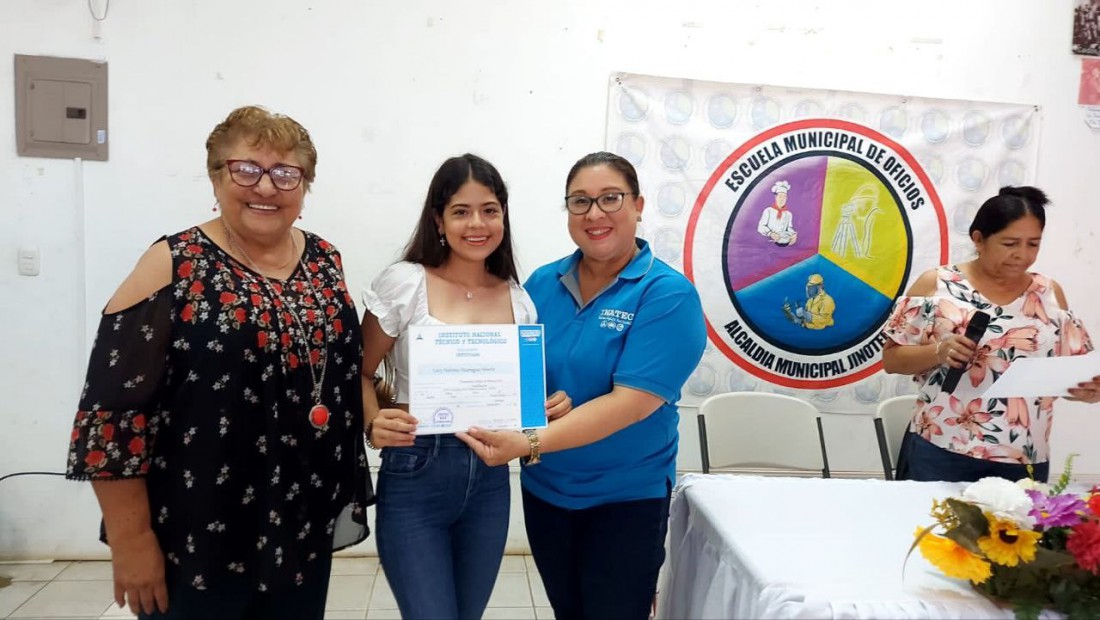Entrega de Certificado en los Municipios de Jinotepe