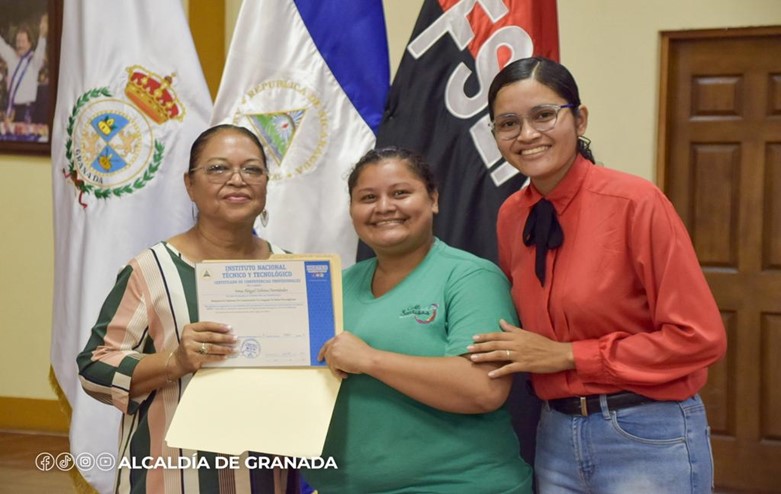 Entrega de Certificados en el municipio de Grandada